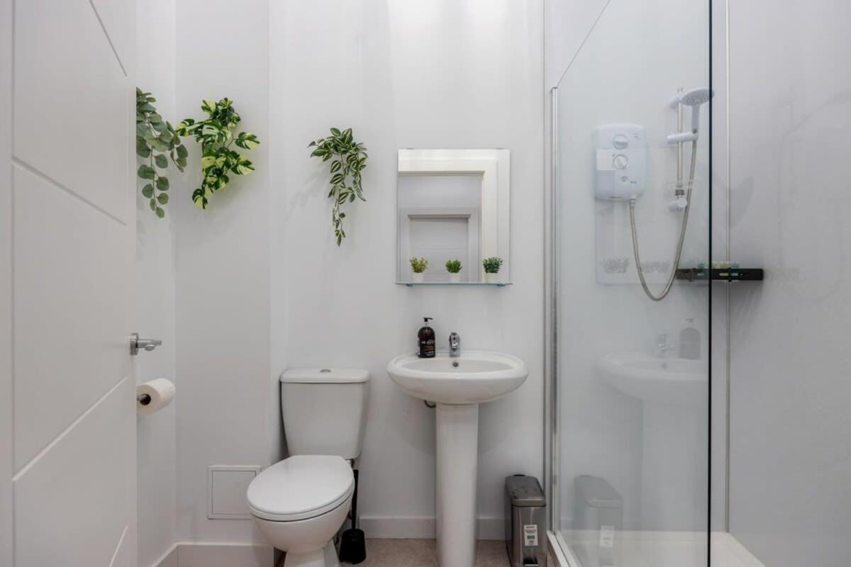 Contemporary 2 Bed Apartment -Belfast East Village Esterno foto